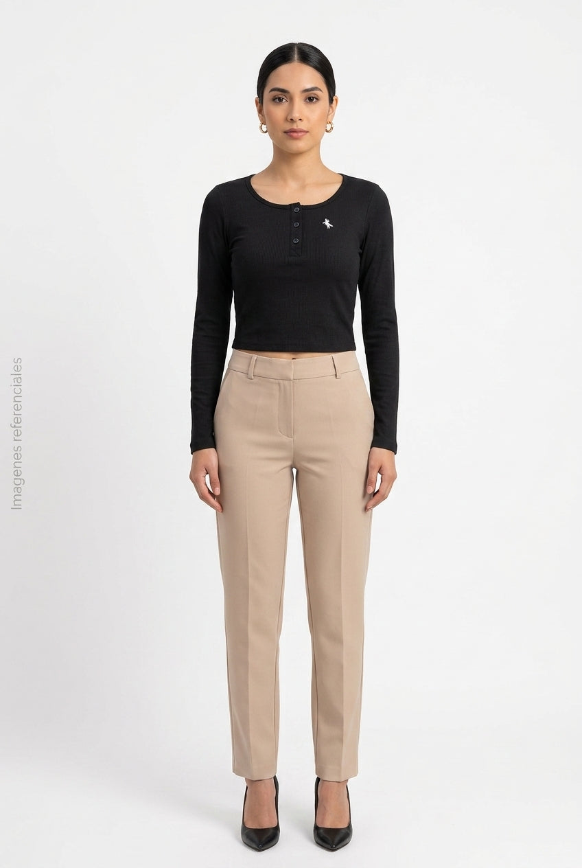 Top Corto Acanalado de Manga Larga Estilo Henley Negro con Detalle de Bordado Blanco DAZY